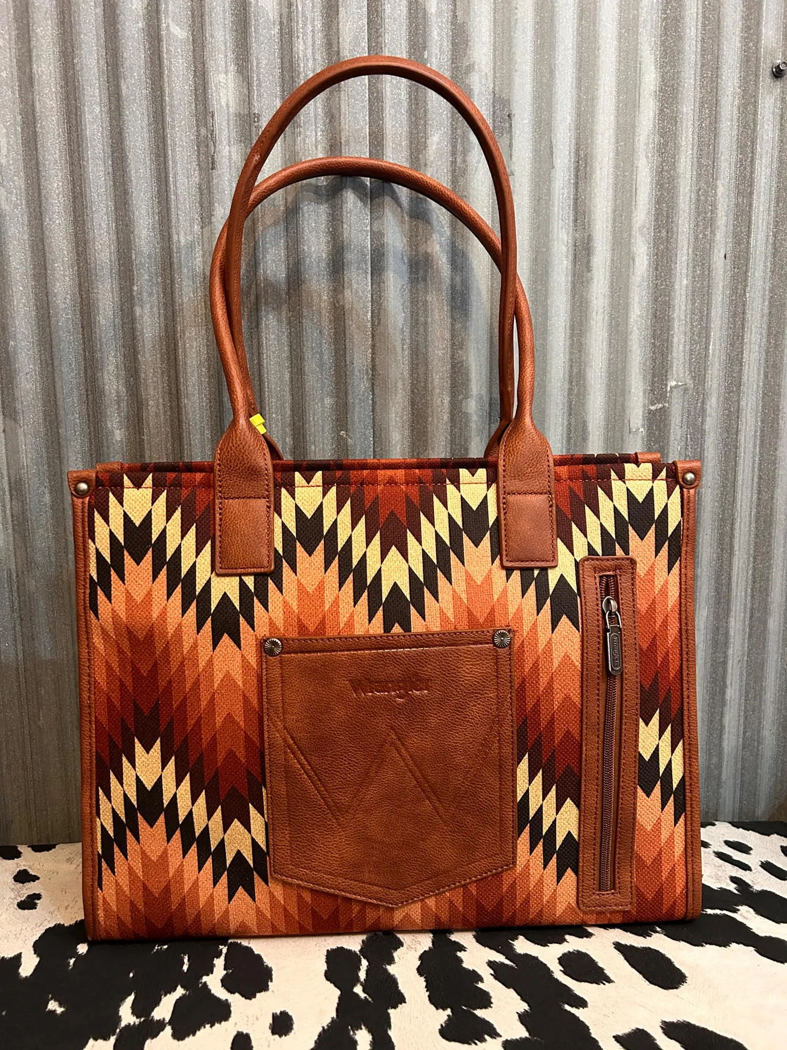 BROWN WRANGLER SOUTHWESTERN PATTERN DUAL SIDED PRINT CONCEALED CARRY WIDE TOTE
