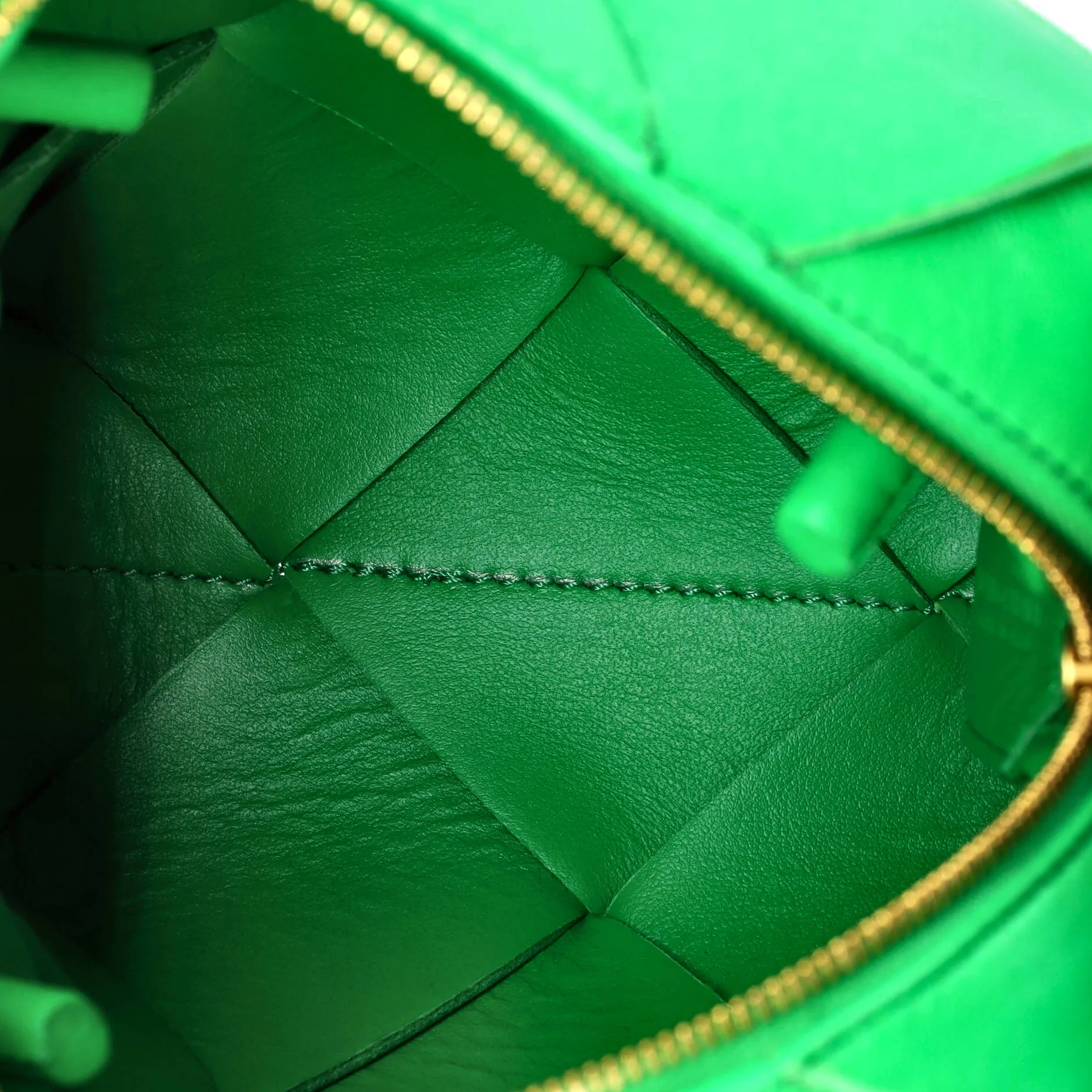 Cassette Camera Crossbody Bag Maxi Intrecciato Leather Mini