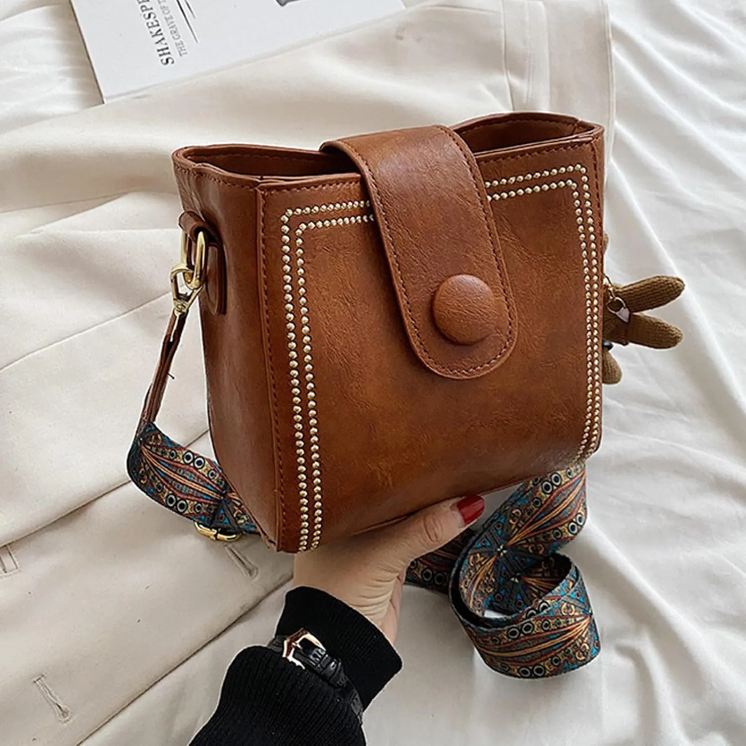 CLOUDEMO Vintage Fashion Bag with Adjustable Wider Shoulder Strap, Vintage Retro Small Water Bucket Bag for Women (Black)
