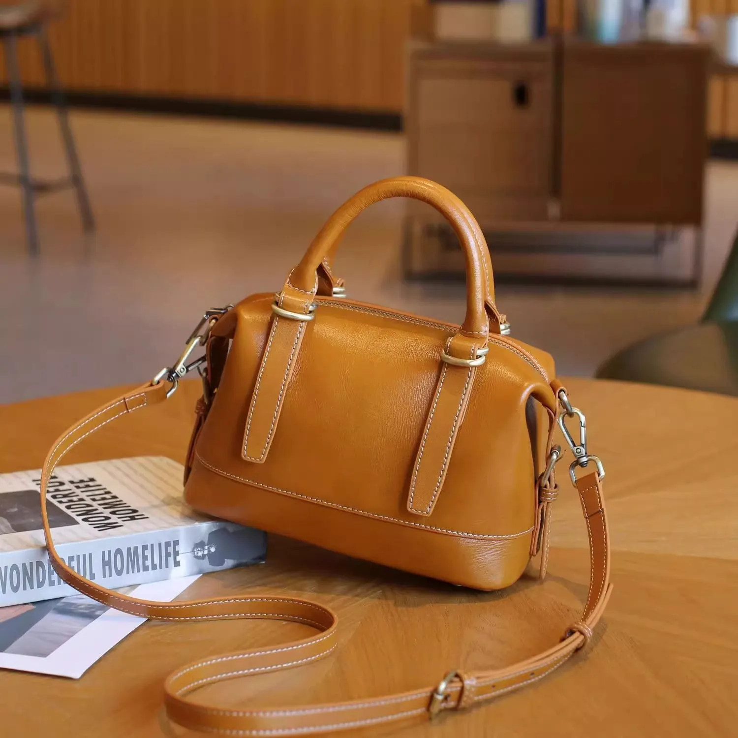 Head layer vegetable tanned cowhide soft leather Boston bag, simple and fashionable fashion trend, single shoulder crossbody handbag for women