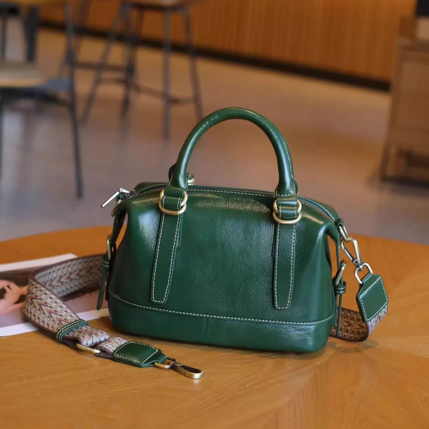 Head layer vegetable tanned cowhide soft leather Boston bag, simple and fashionable fashion trend, single shoulder crossbody handbag for women