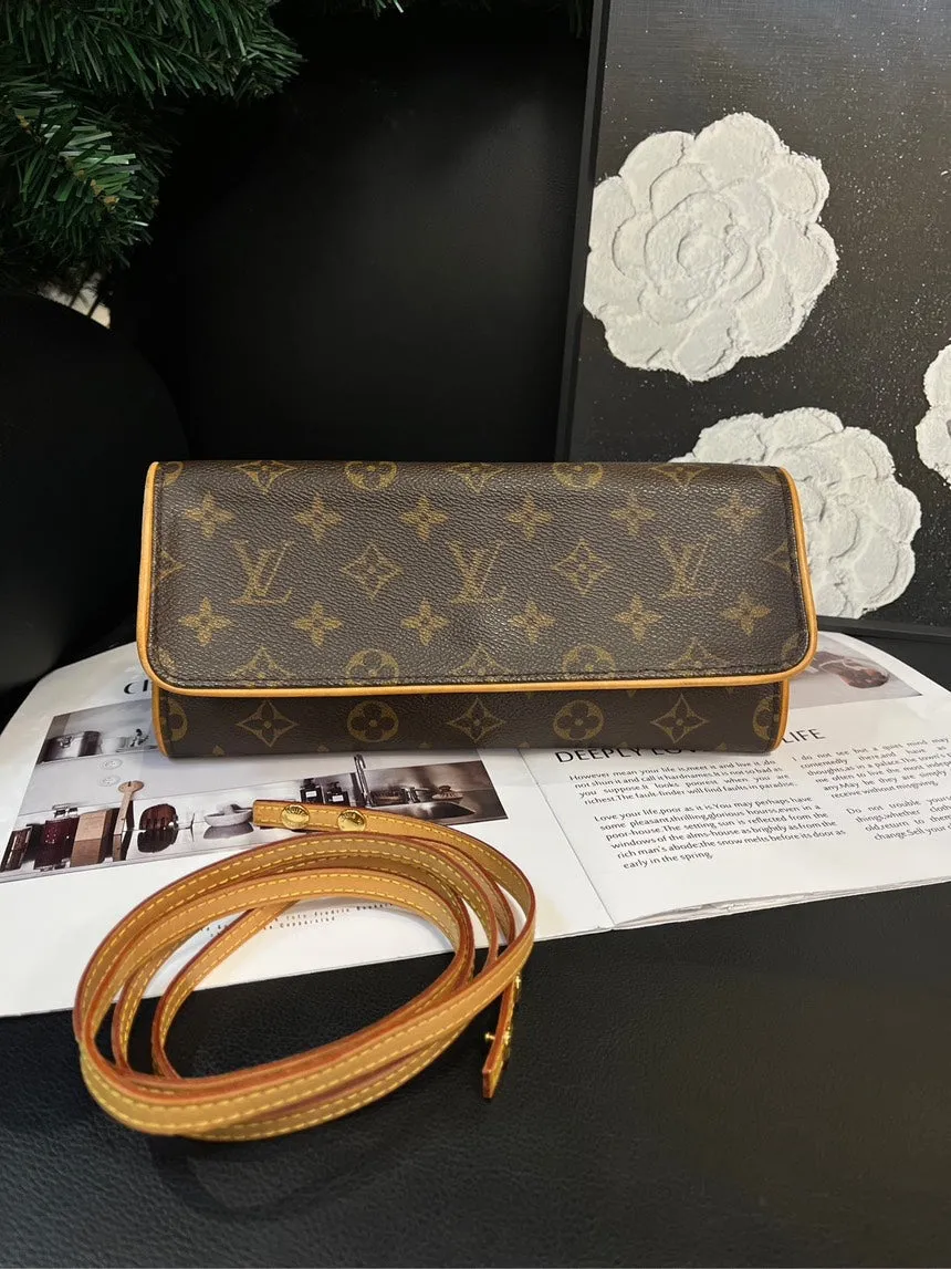 Louis Vuitton Monogram Canvas Large Envelope Crossbody Bag