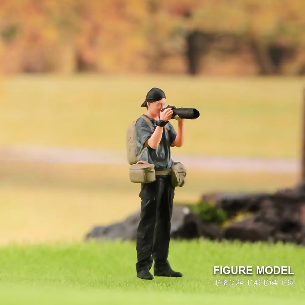 Photographer Toy Figure, 1/18-1/87 Scale Professional Male Photographer Figurine, Capturing Moments with Camera Professional Landscape Cameraman Figure Mini Statue (Painted, 1/24)