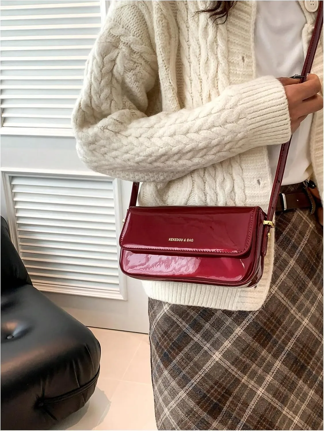 QWINEE Women's Letter Graphic Flap Shoulder Bag Retro Vintage Clutch Adjustable Strap Patent Leather Crossbody bag