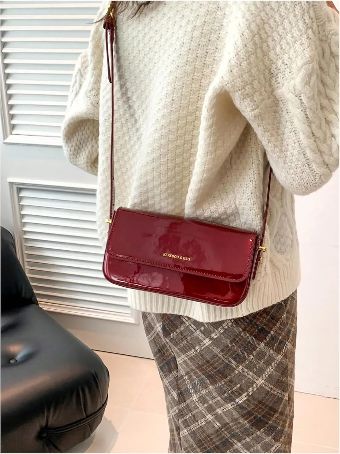 QWINEE Women's Letter Graphic Flap Shoulder Bag Retro Vintage Clutch Adjustable Strap Patent Leather Crossbody bag