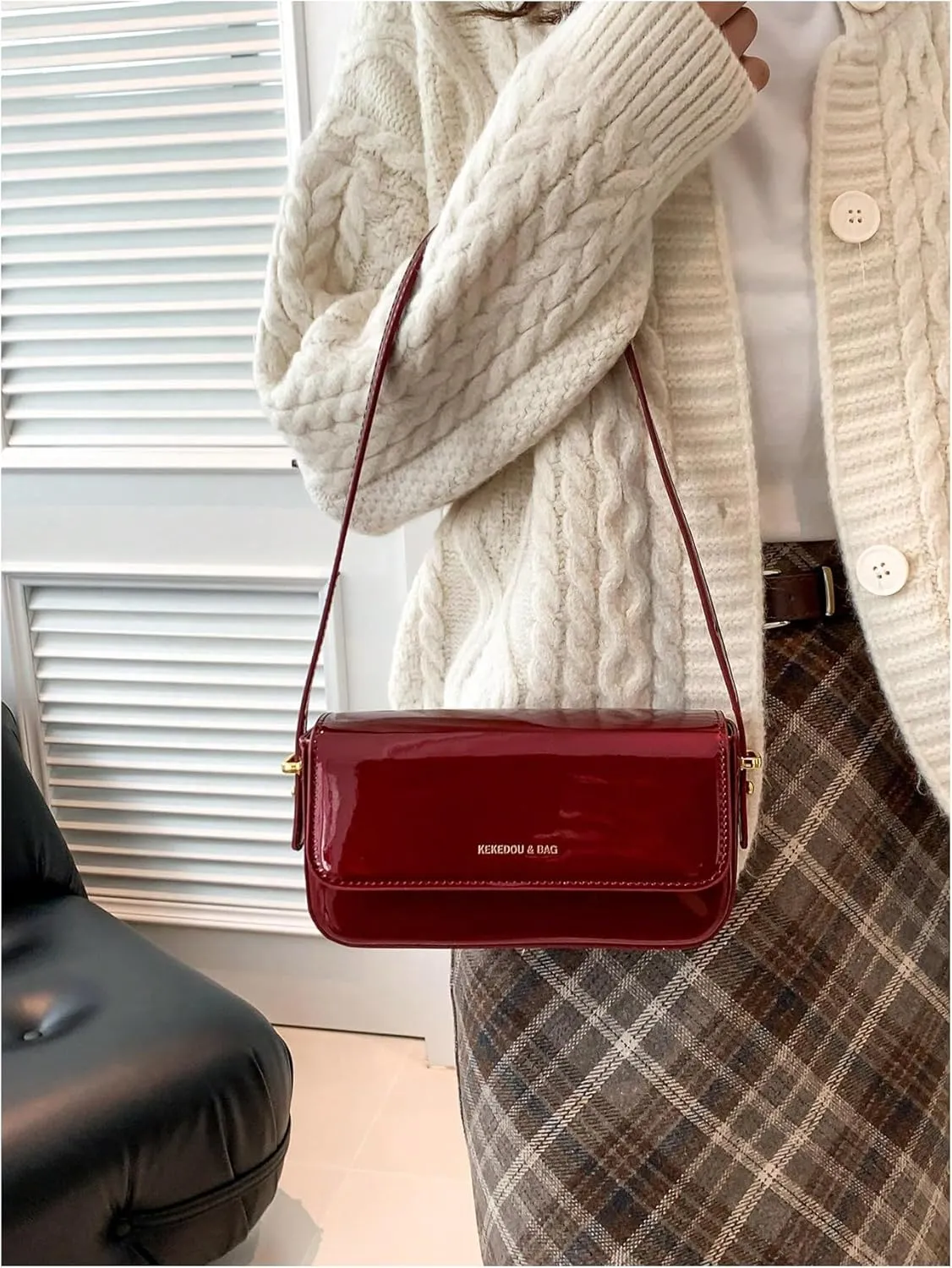 QWINEE Women's Letter Graphic Flap Shoulder Bag Retro Vintage Clutch Adjustable Strap Patent Leather Crossbody bag