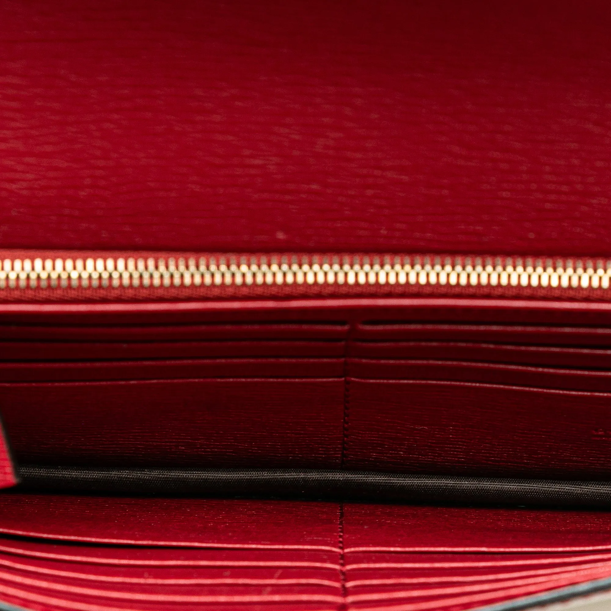 Red Gucci Interlocking G Blooms Leather Wallet on Chain