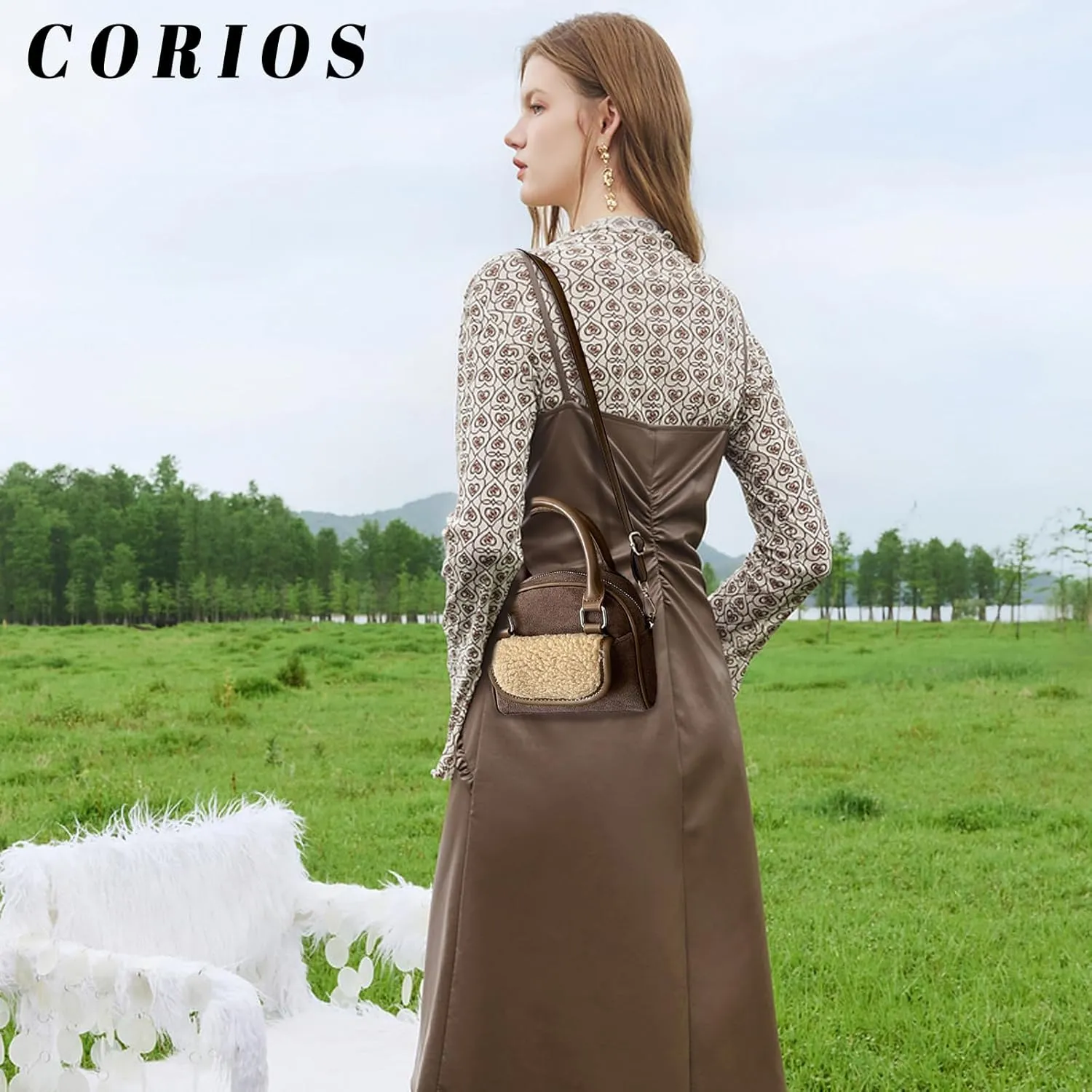 Small Velvet Handbag for Women - Lamb Wool Shoulder Tote, Soft Plush Vintage Crossbody, Fluffy Messenger