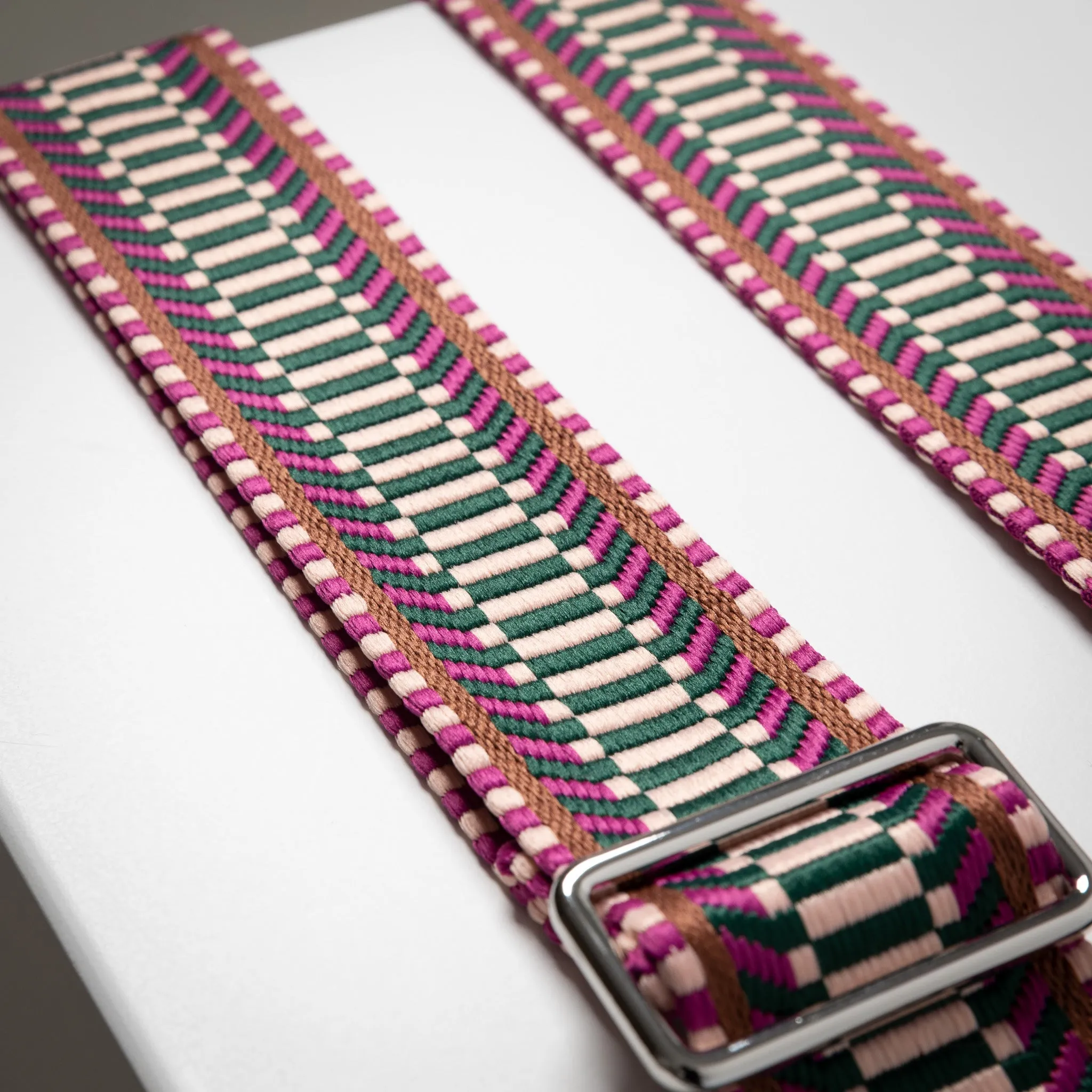strap ethno multi magenta - black
