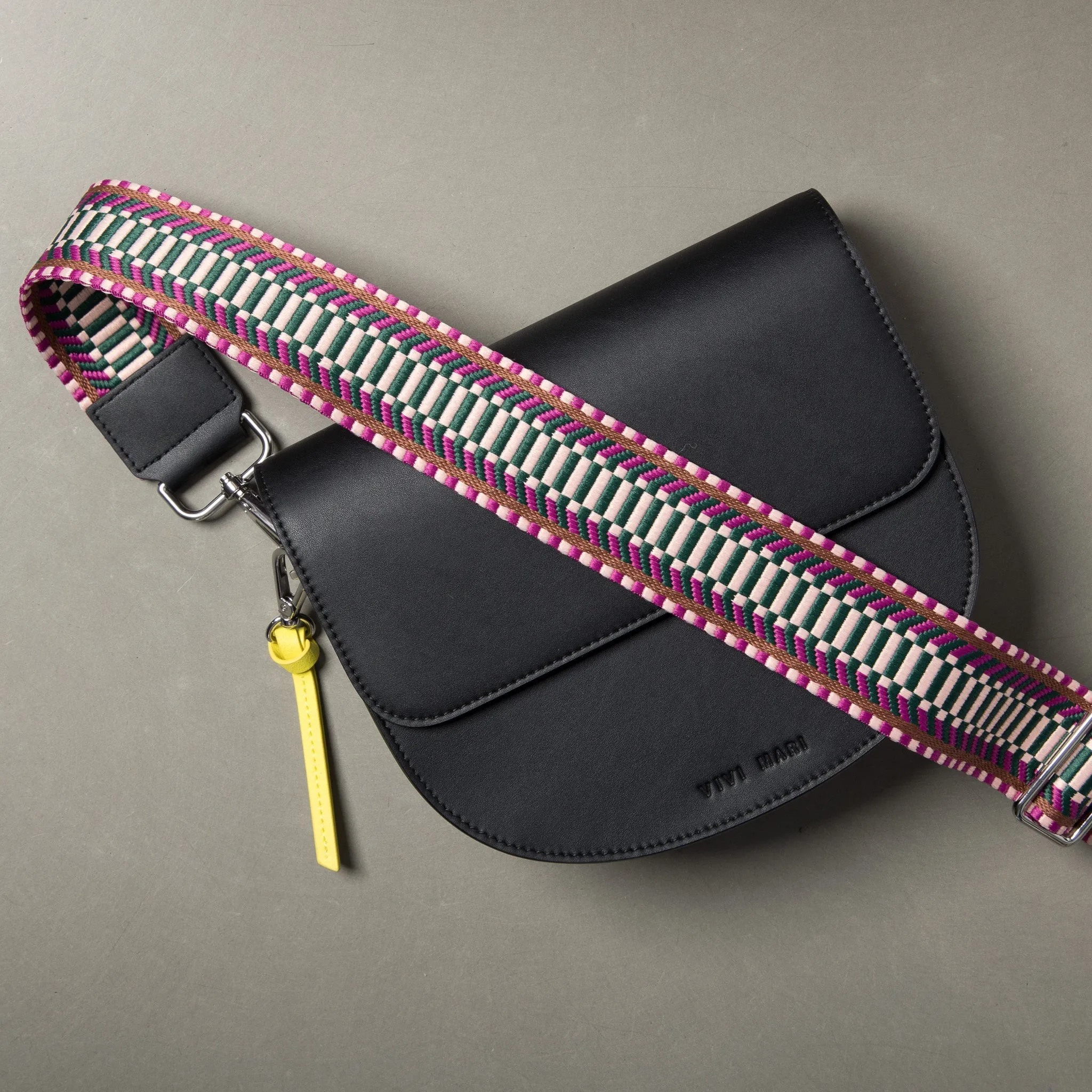 strap ethno multi magenta - black