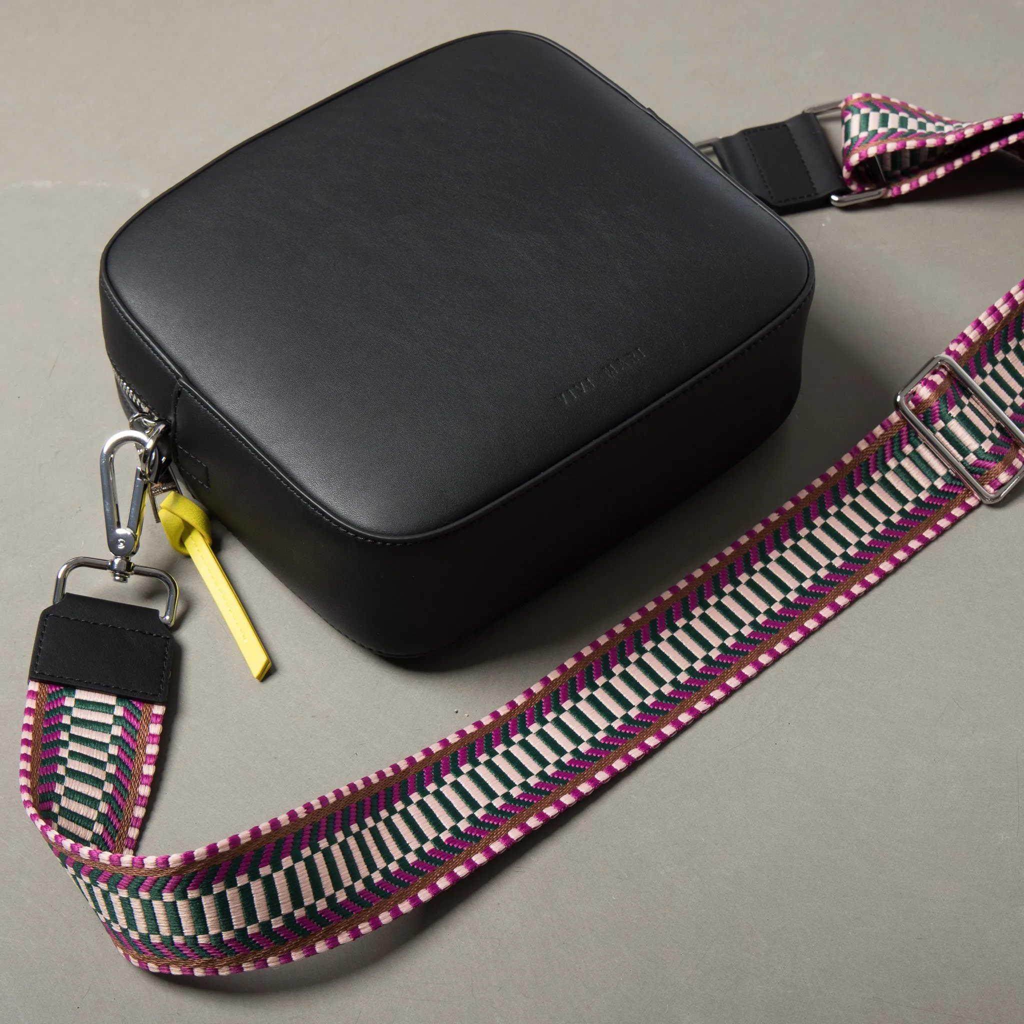 strap ethno multi magenta - black