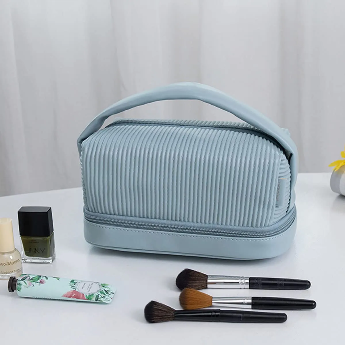 Sweet Lady Cream Toast Texture Makeup Bag for Women Double Layer Large Capacity Cosmetic Bag for Convenient Carrying (Haze Blue)