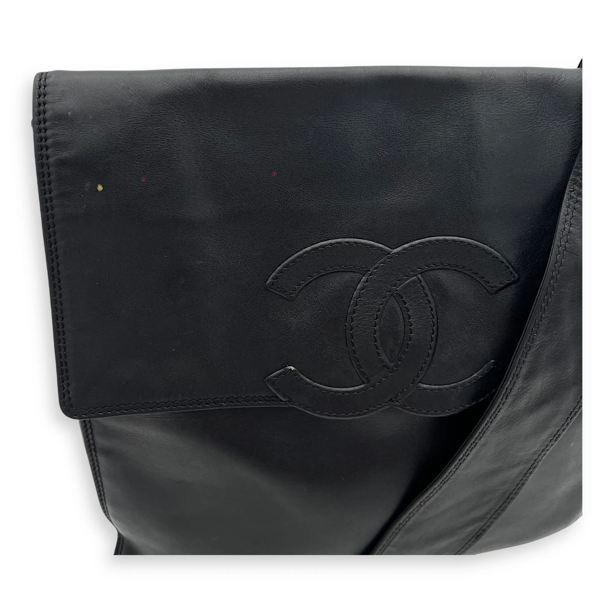 Vintage CC Black Crossbody Bag in Calfskin, Gold hardware
