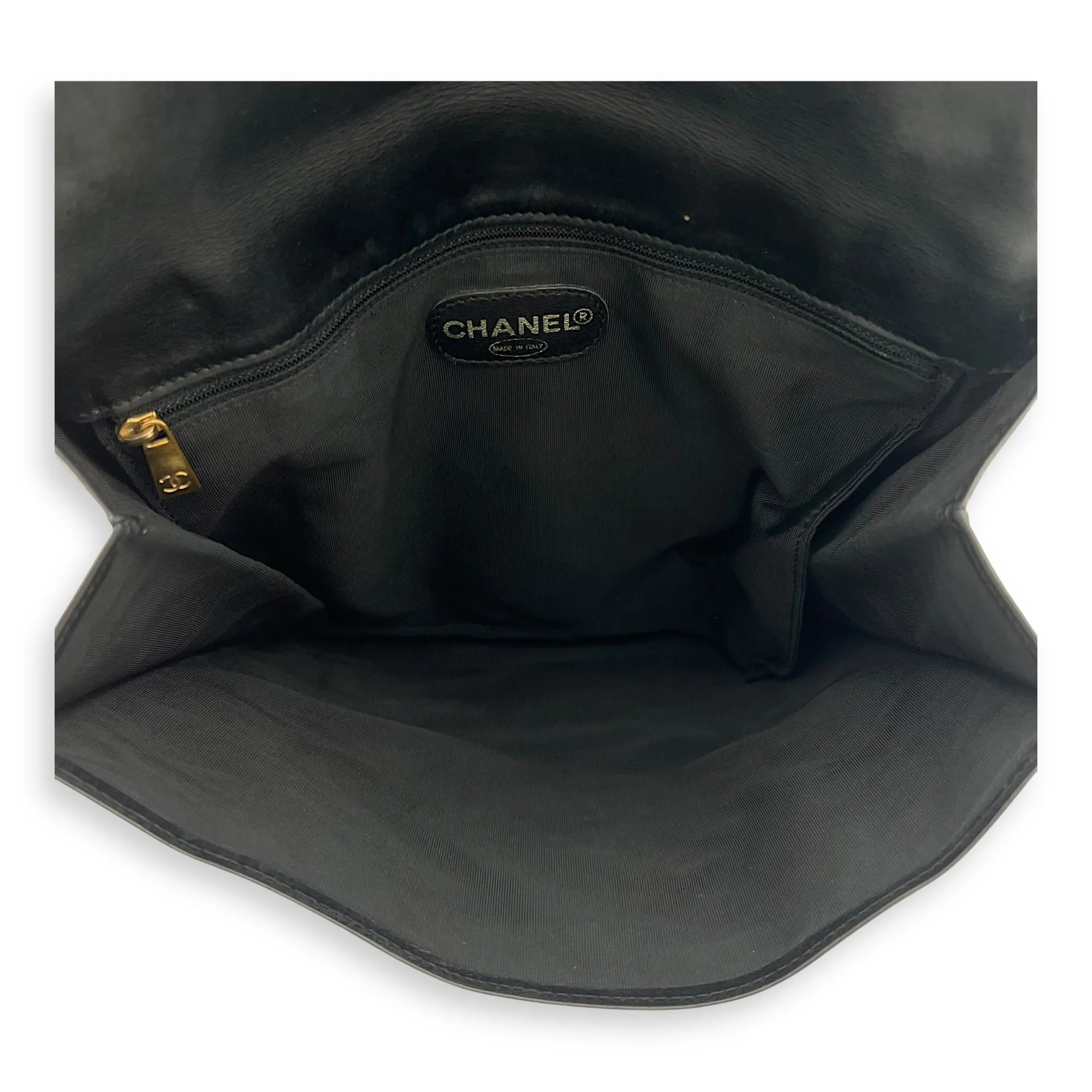 Vintage CC Black Crossbody Bag in Calfskin, Gold hardware