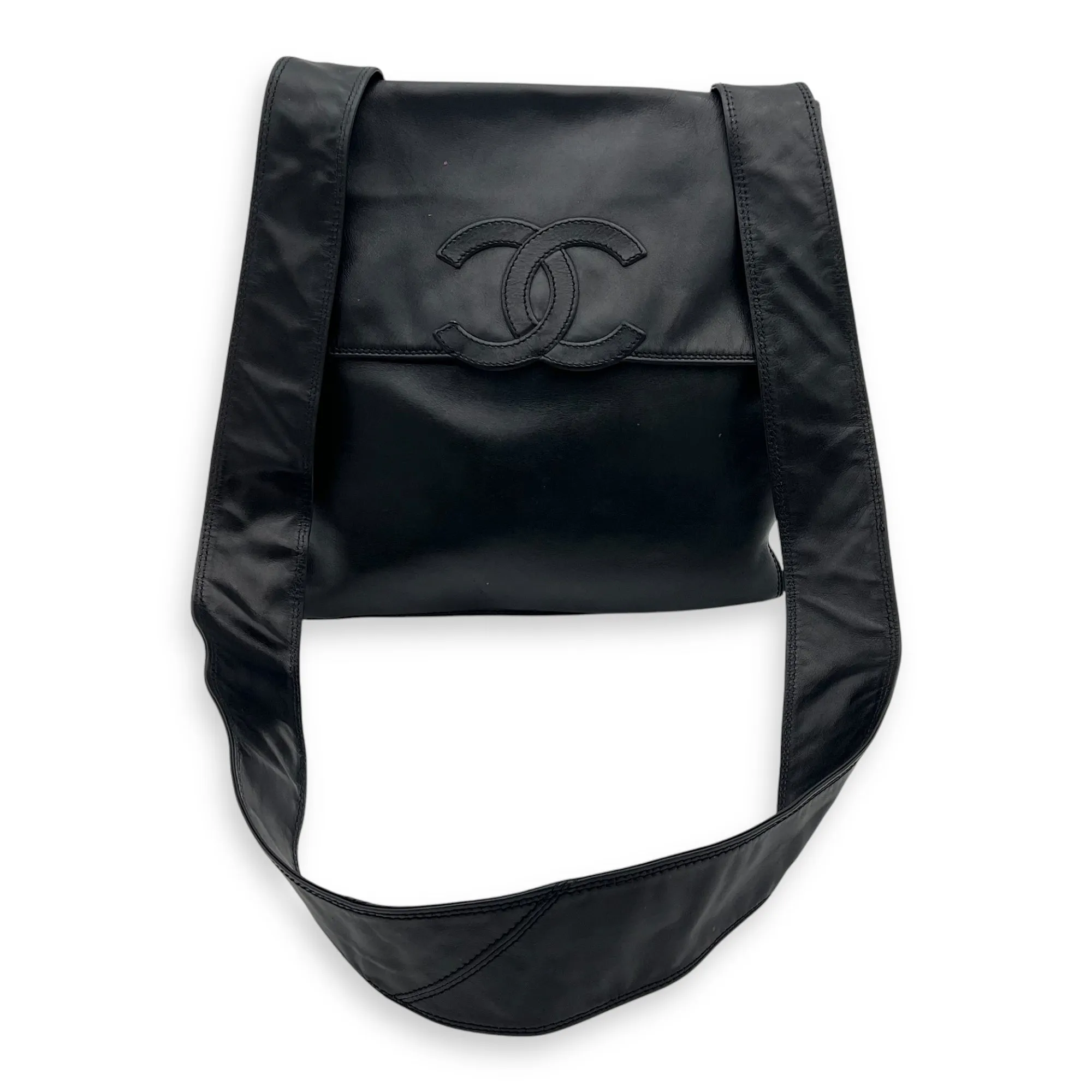 Vintage CC Black Crossbody Bag in Calfskin, Gold hardware