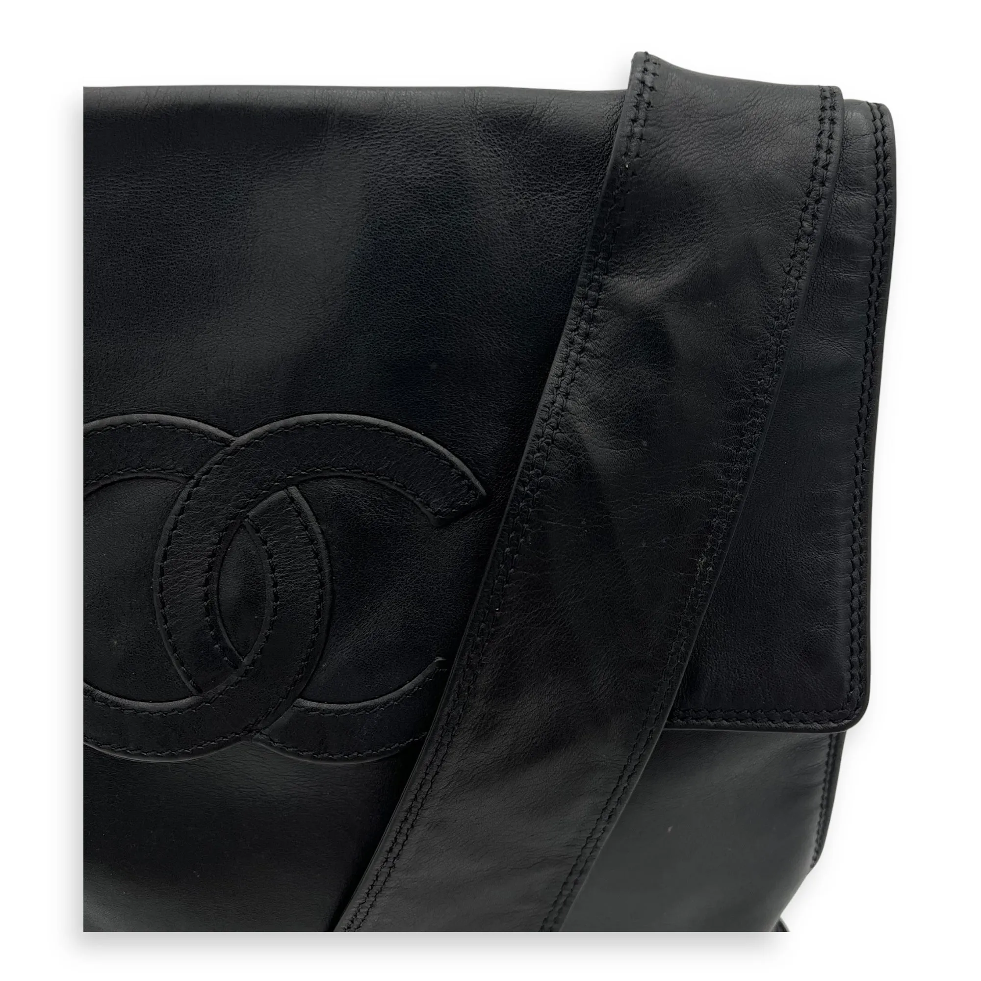 Vintage CC Black Crossbody Bag in Calfskin, Gold hardware