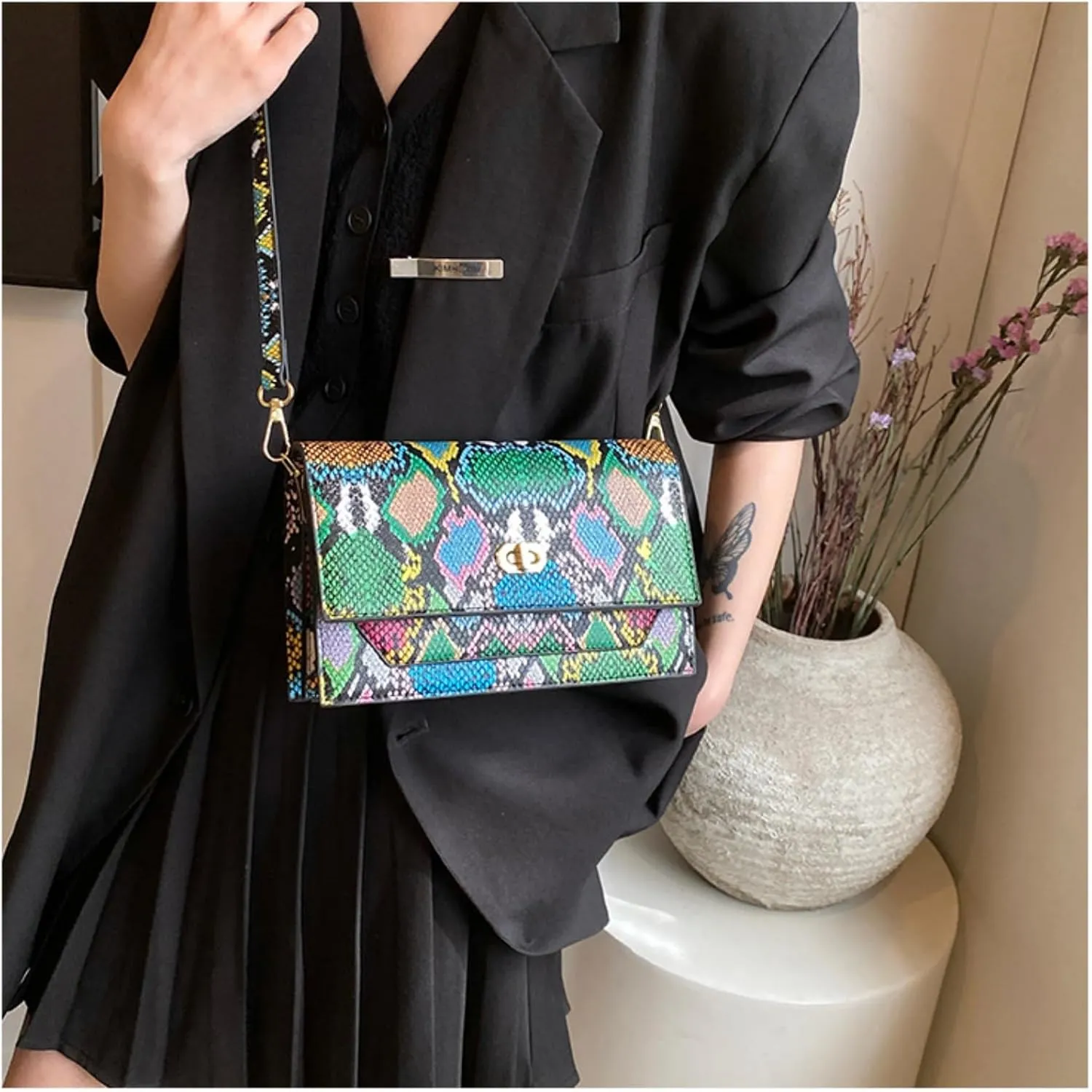 Women Snakeskin Purse Cross Body Bag Vintage Snake Print Pattern Lock Buckle PU Leather Small Shoulder Handbag Tote