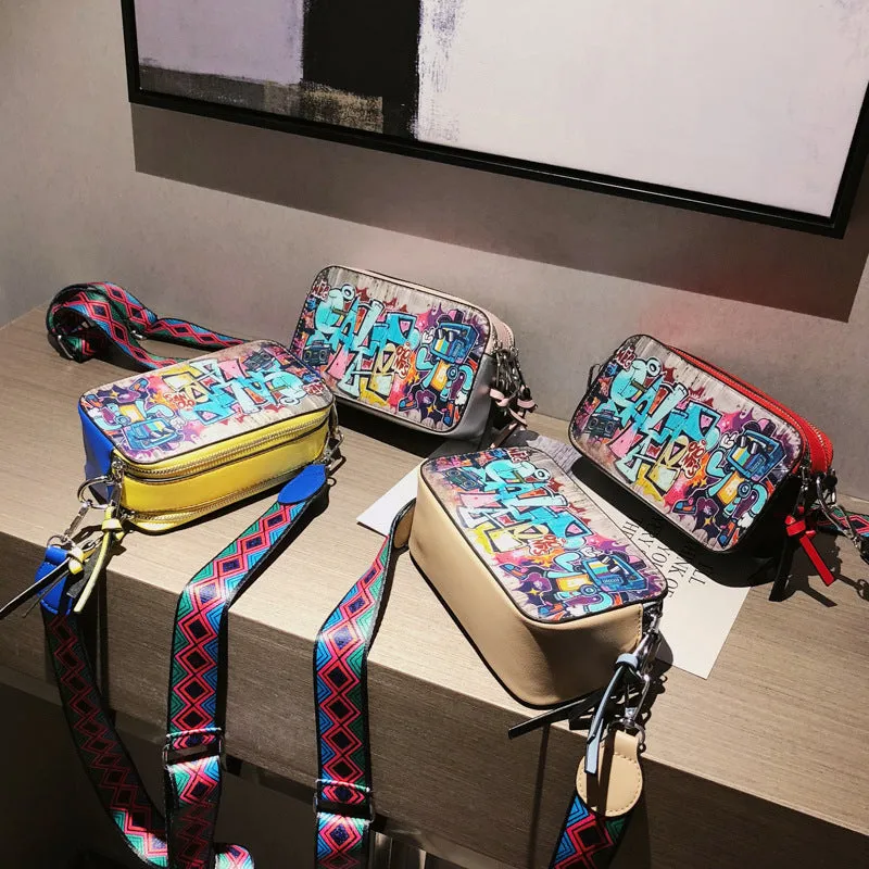 Women's Iti Fashionable Printed Wide Strap Crossbody Bags